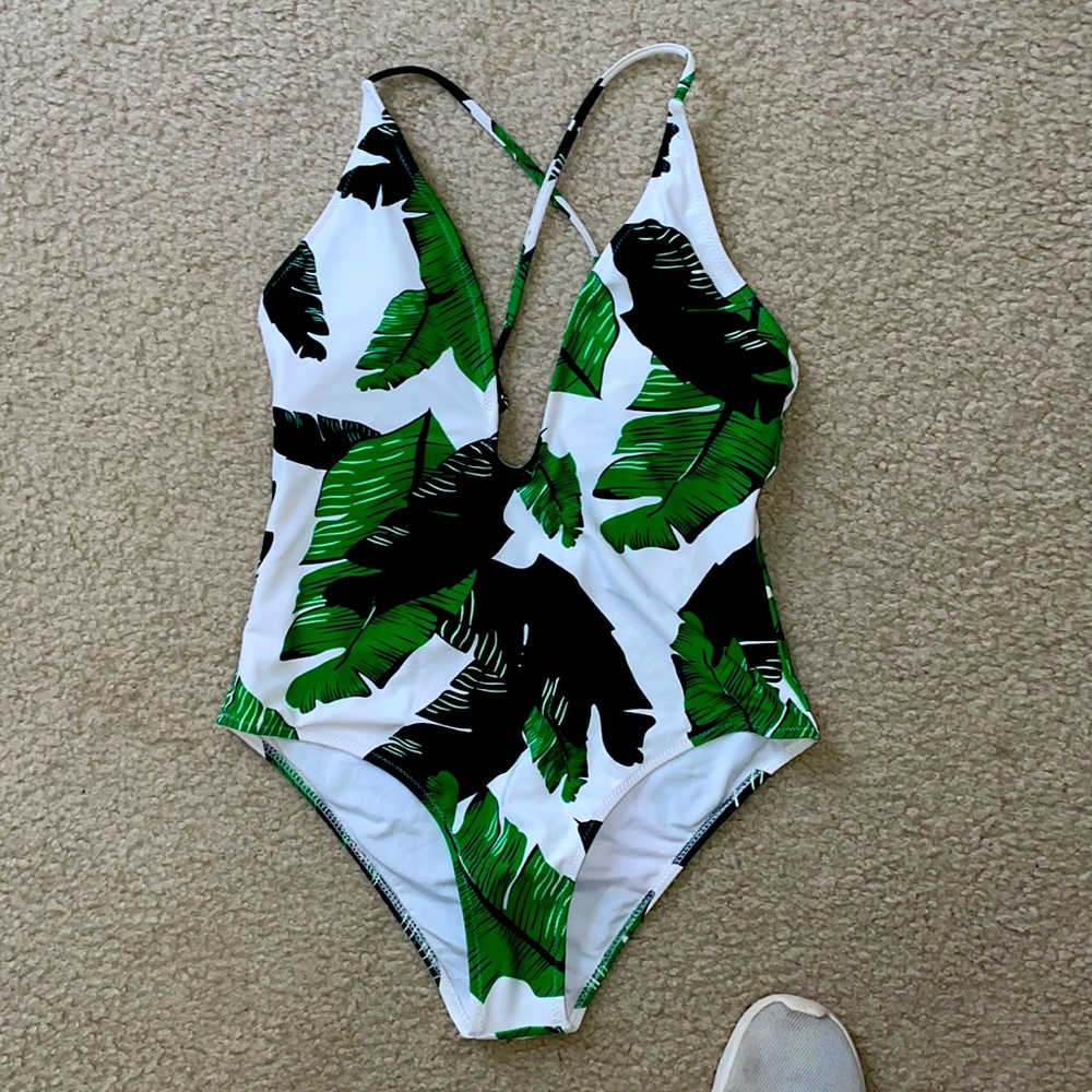 Cupshe One piece bathing Suit size medium